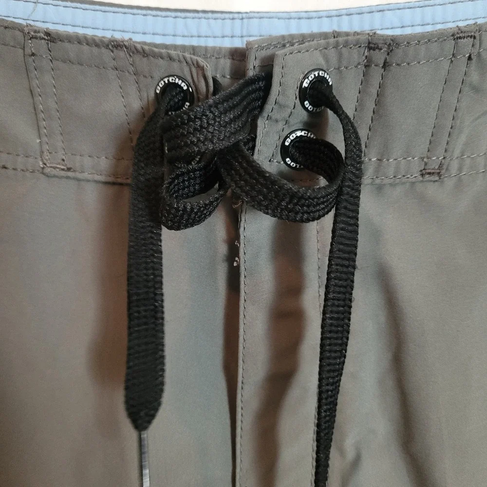 Gotcha Men Gray Graphic Board Shorts Swim Trunks Size 36 Cargo Pocket 1978 Patch
